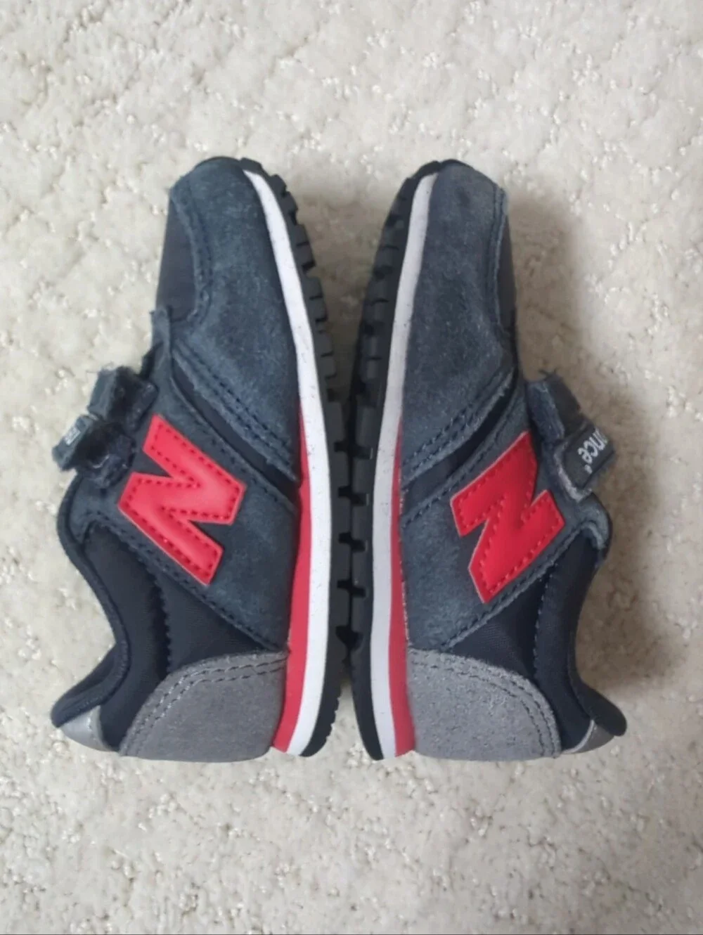 New Balance 420 Kids Navy and Red Velcro Sneakers Toddler Size 6